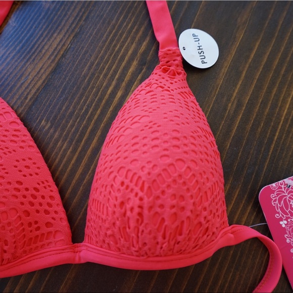 ❤️🌺HULA HONEY RED BIKINI❤️🌺 - Picture 3 of 8